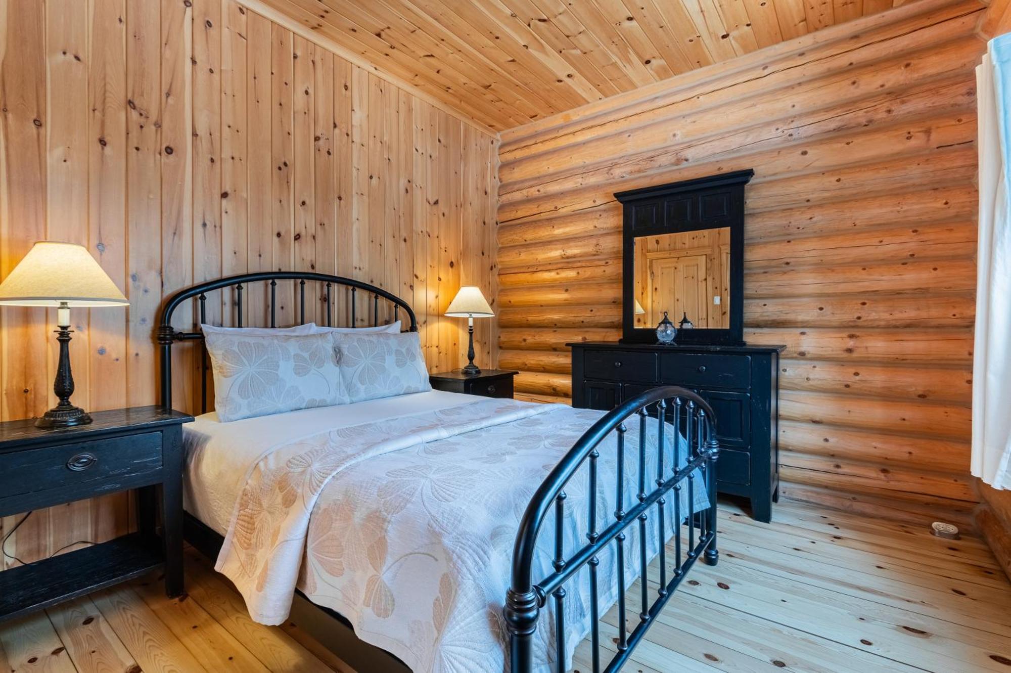 Mille-Isles Fiddler Lake Resort Chalet 76 Deer מראה חיצוני תמונה